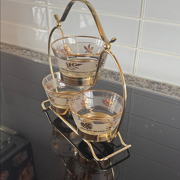 Libbey Frosted and Golden Leaf Pattern Serveware Set - Picture 2 of 14